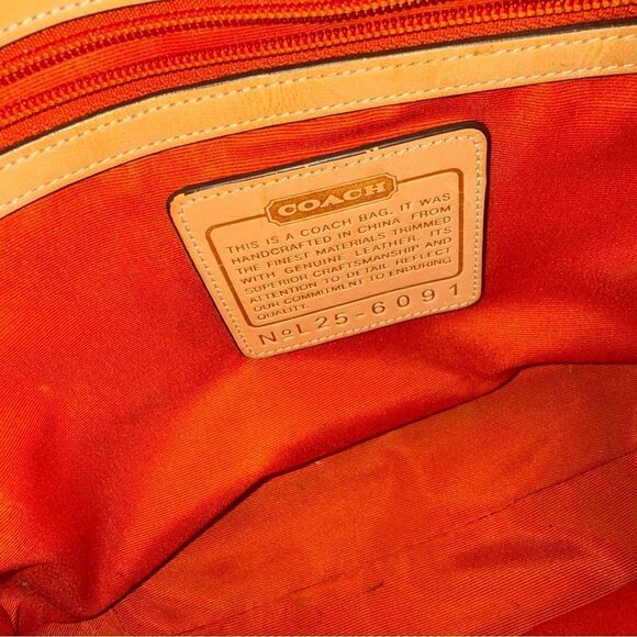 Coach Vintage 2002 Hamptons Signature Clip Hobo - Picture 10 of 10